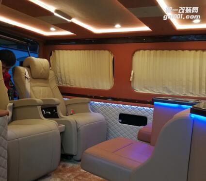 西安合正商務(wù)車(chē)改裝福特全順真皮包覆