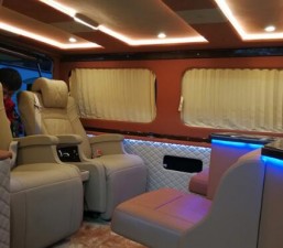 西安合正商務(wù)車(chē)改裝福特全順真皮包覆