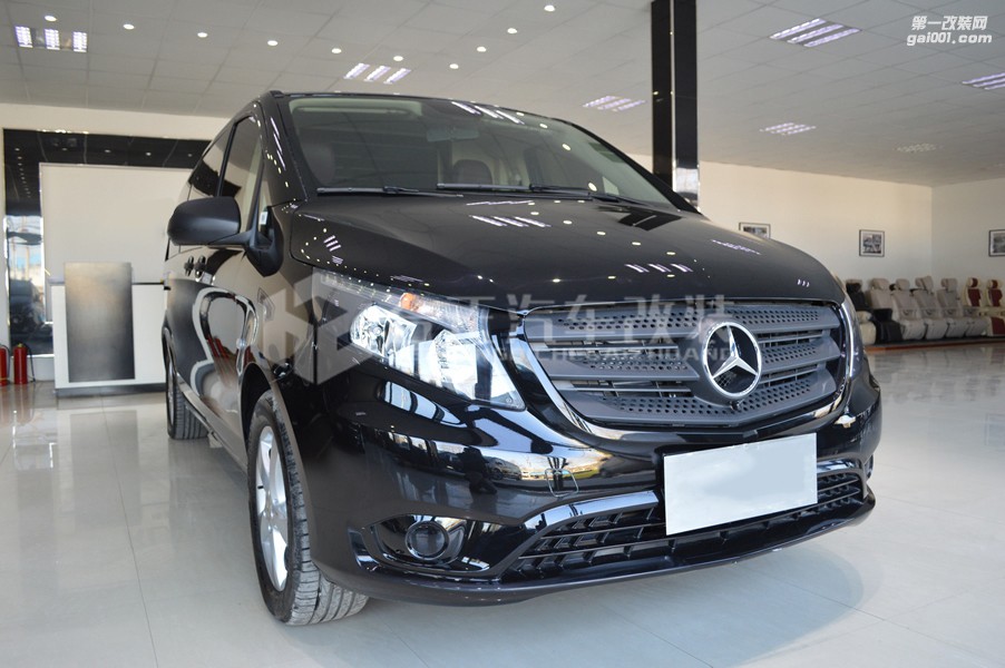 奔馳威霆商務(wù)車內(nèi)飾改裝