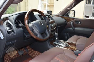 日產(chǎn)途樂內(nèi)飾改裝升級(jí)門板中控座椅頂棚包真皮成都藝騰汽車