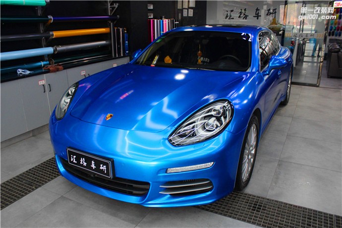 長沙汽車改色貼膜 保時捷改色星空藍(lán) 美國車衣裳改色膜