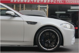 海亞：寶馬M5 升級 BBS RI-S 20寸 兩片鍛造輪轂