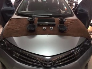 豐田卡羅拉全車美特靜隔音升級(jí)、音響改裝前后聲場(chǎng)歌劇世家喇叭+英國(guó)正弦波功放