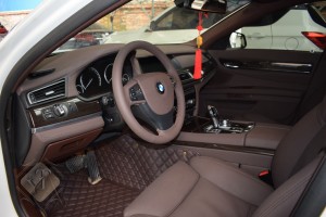 寶馬730汽車內(nèi)飾翻新 全車包皮改裝
