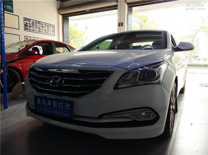原車大燈太暗不照路？現代名圖升級原裝海拉六+飛利浦XV套裝輕松解決！——中山清風車影燈改