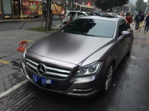 成都全車改色貼膜奔馳車身改色貼膜電光戰(zhàn)斗灰電光棕灰
