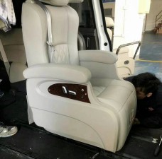 本田奧德賽改裝航空座椅，小巧商務(wù)車(chē)換新顏