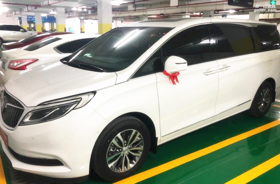 商務車別克GL8改裝航空座椅，內(nèi)飾地板煥新