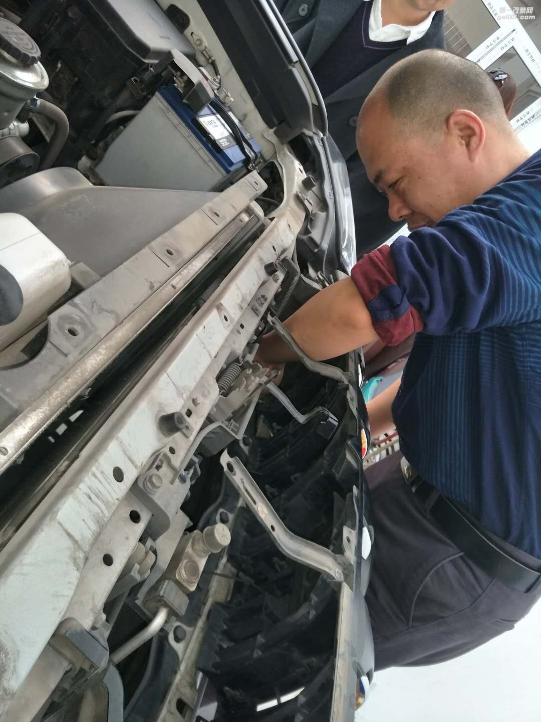 新款普拉27改尾門+副油箱+前保險(xiǎn)杠+拖車鉤+動力=4.0動力+霸氣