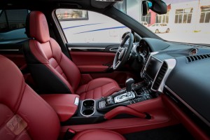 成都保時(shí)捷卡宴內(nèi)飾完美升級(jí) 藝騰