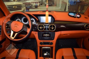 奔馳GLK汽車內(nèi)飾改裝仿鱷魚皮 成都藝騰