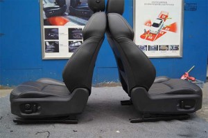 路虎極光改裝主副駕駛座椅通風舒適系統(tǒng)作業(yè)--成都威威車改