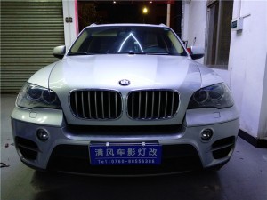寶馬X5原車透鏡老化嚴重？升級原裝進口海拉五透鏡+歐司朗CBI套裝煥發(fā)新生！——中山清風車影燈改