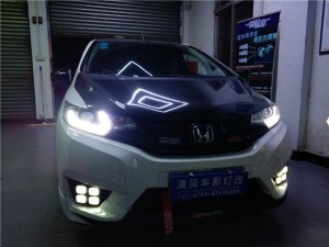 中山本田飛度大燈不夠亮怎么辦？來清風(fēng)車影燈改升級(jí)歐司朗CBI套裝輕松解決！提高夜晚行車安全！