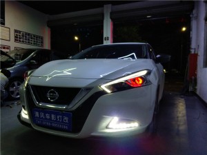 中山日產(chǎn)藍(lán)鳥升級(jí)氙氣大燈 海拉五雙光透鏡改裝 提高夜晚行車安全！——清風(fēng)車影燈改