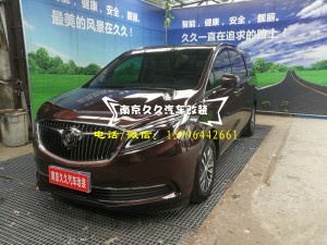 新款別克GL8豪華版原車座椅改旋轉(zhuǎn)，左側(cè)電動中門等，快看！