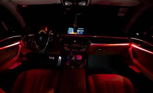 寶馬5系528改裝內(nèi)飾氛圍燈，燈光柔和自然，色彩豐富