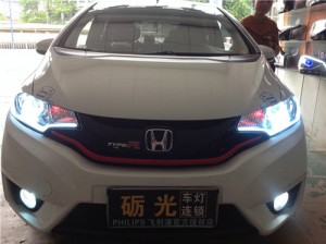 汽車燈光升級 廣州本田飛度改燈 本田飛度大燈升級海拉5雙光透鏡飛利浦套餐