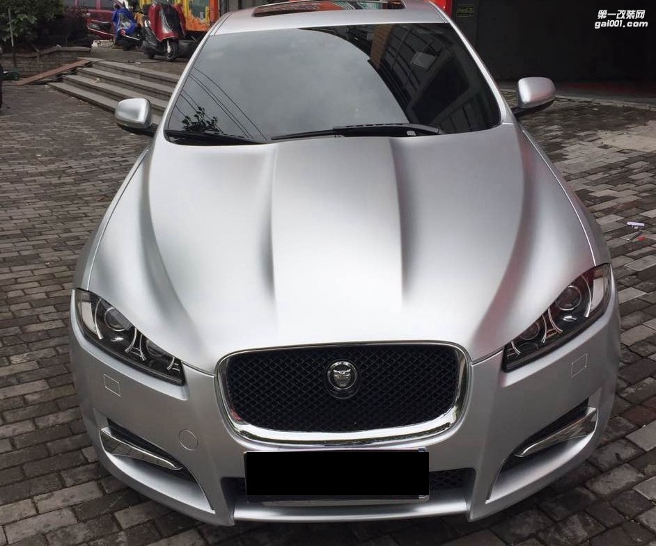 成都靚車會青羊店捷豹XF電光金屬鈦銀汽車改色貼膜