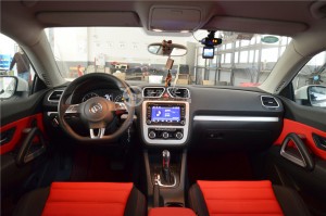 大眾尚酷特色皮套，永不失色的紅黑色