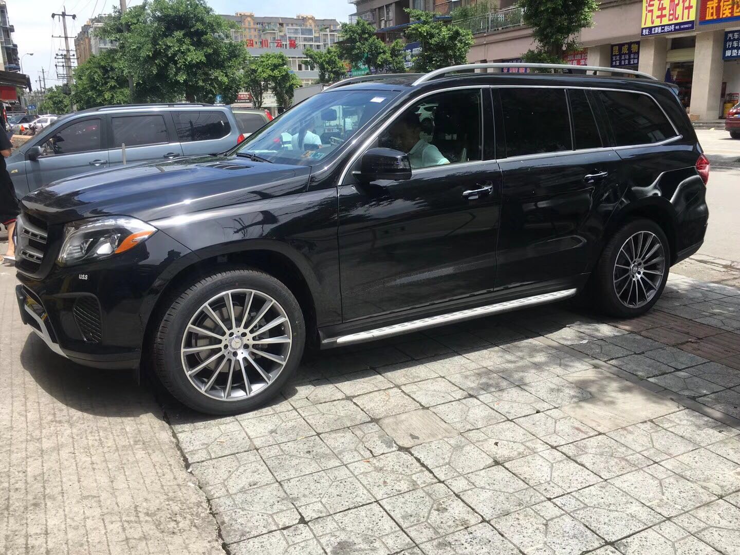 奔馳GL 升級(jí) 21寸AMG 多幅輪轂 成都紅駱駝輪轂改裝