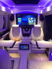威霆商務內(nèi)飾電動航空座椅改裝