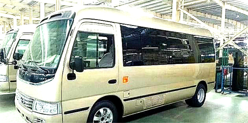 九龍考斯特-真正的AT自動擋房車