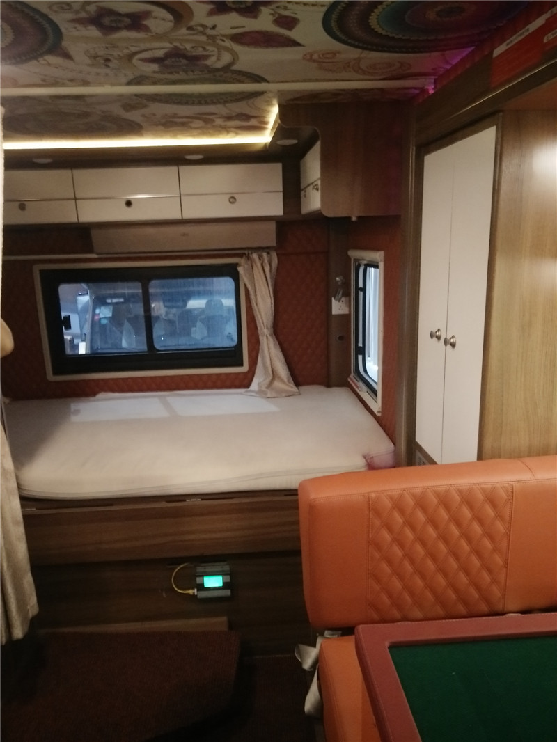 依維柯拓展式房車