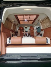 奔馳威霆平頂商務(wù)車改裝