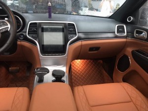 大切諾基原裝內(nèi)飾升級改色  車身改色戰(zhàn)斗灰