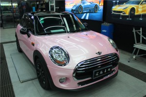 進口禿鷹改色膜mini車身貼浪漫櫻花粉改色膜長沙改色貼膜