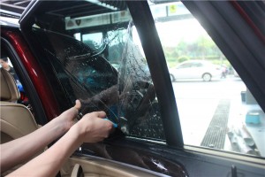 長沙汽車貼膜實體店寶馬太陽膜龍膜玻璃隔熱防曬膜全車隔熱車窗膜