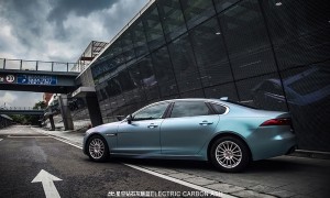 捷豹XFL貼膜改色星空灰魅藍