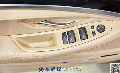 缺乏防護(hù)，寶馬5系內(nèi)門(mén)拉手使用兩年脫膠、老化、粘手