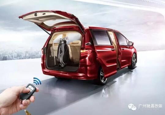 本田奧德賽加裝電動尾門，看完你就會覺得真的很實(shí)用！