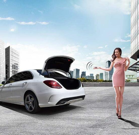 奔馳C級加裝電動尾門，輕松實現一鍵遙控尾門