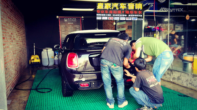 MINI cooper s 隱形車衣貼操作案例——郴州市皇家音響