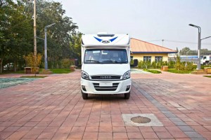 依維柯小額頭房車(chē)