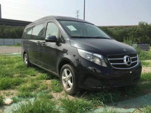 奔馳商務(wù)車V250內(nèi)飾改裝