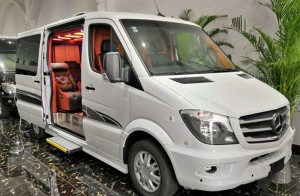 奔馳斯賓特平頂商務(wù)車內(nèi)飾改裝