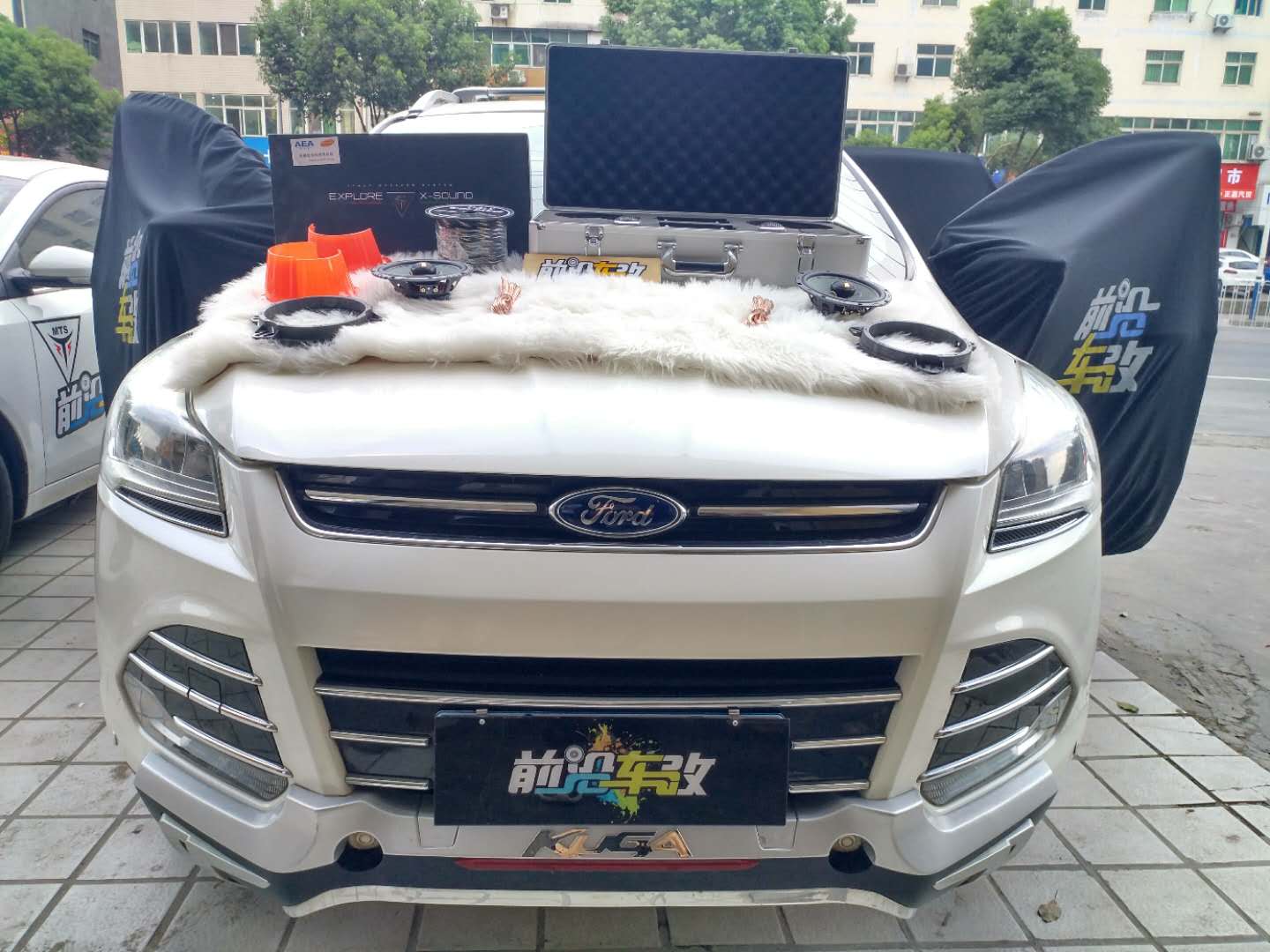 十堰汽車改裝前沿車改福特翼虎汽車改裝音響隔音改裝升級