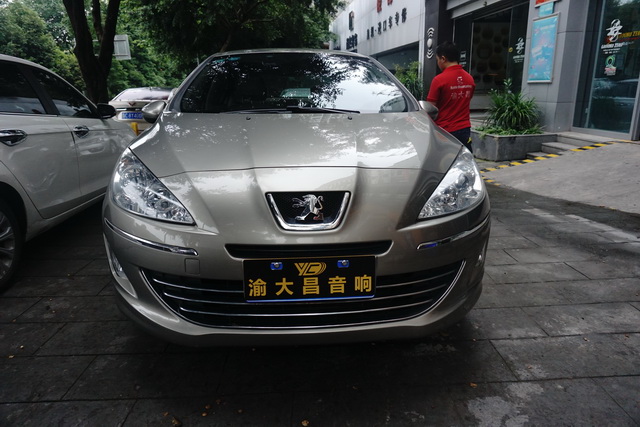 標(biāo)致408汽車音響改裝德國(guó)零點(diǎn)和美國(guó)來(lái)福喇叭功放低音-重慶渝大昌