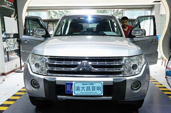 重慶渝大昌汽車音響改裝案例之三菱帕杰羅V93音響改裝史泰格和全車隔音