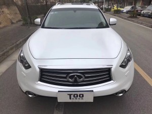英菲尼迪QX70全車電光白