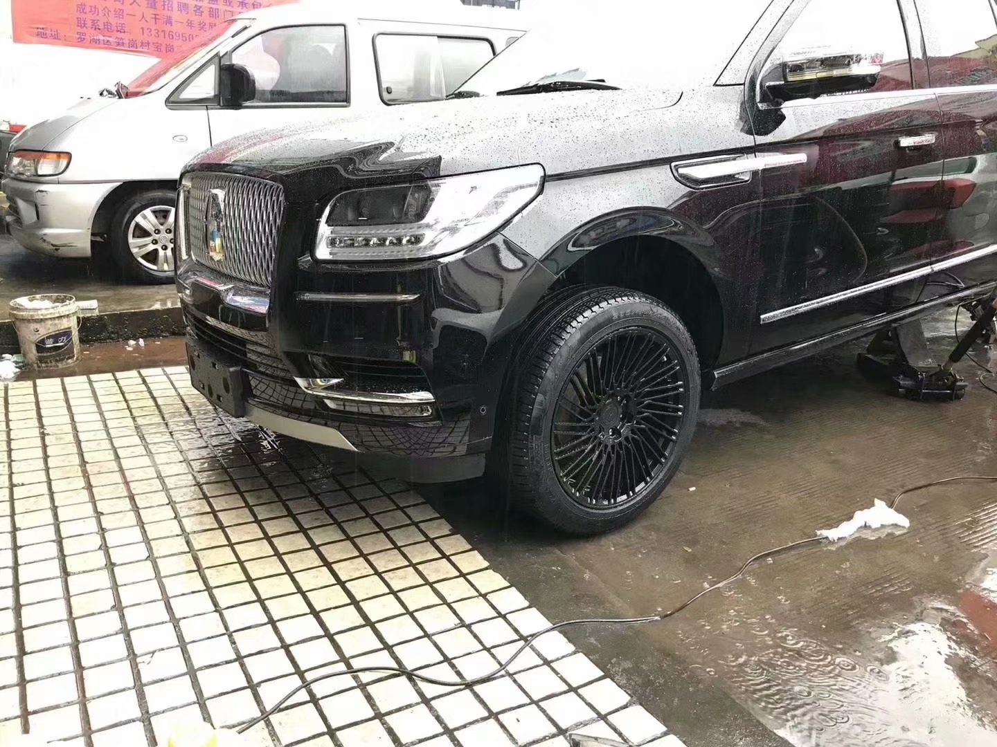 提新車 ，換輪轂！ 林肯，領(lǐng)航員，換私人定制鍛造 22寸 完工！