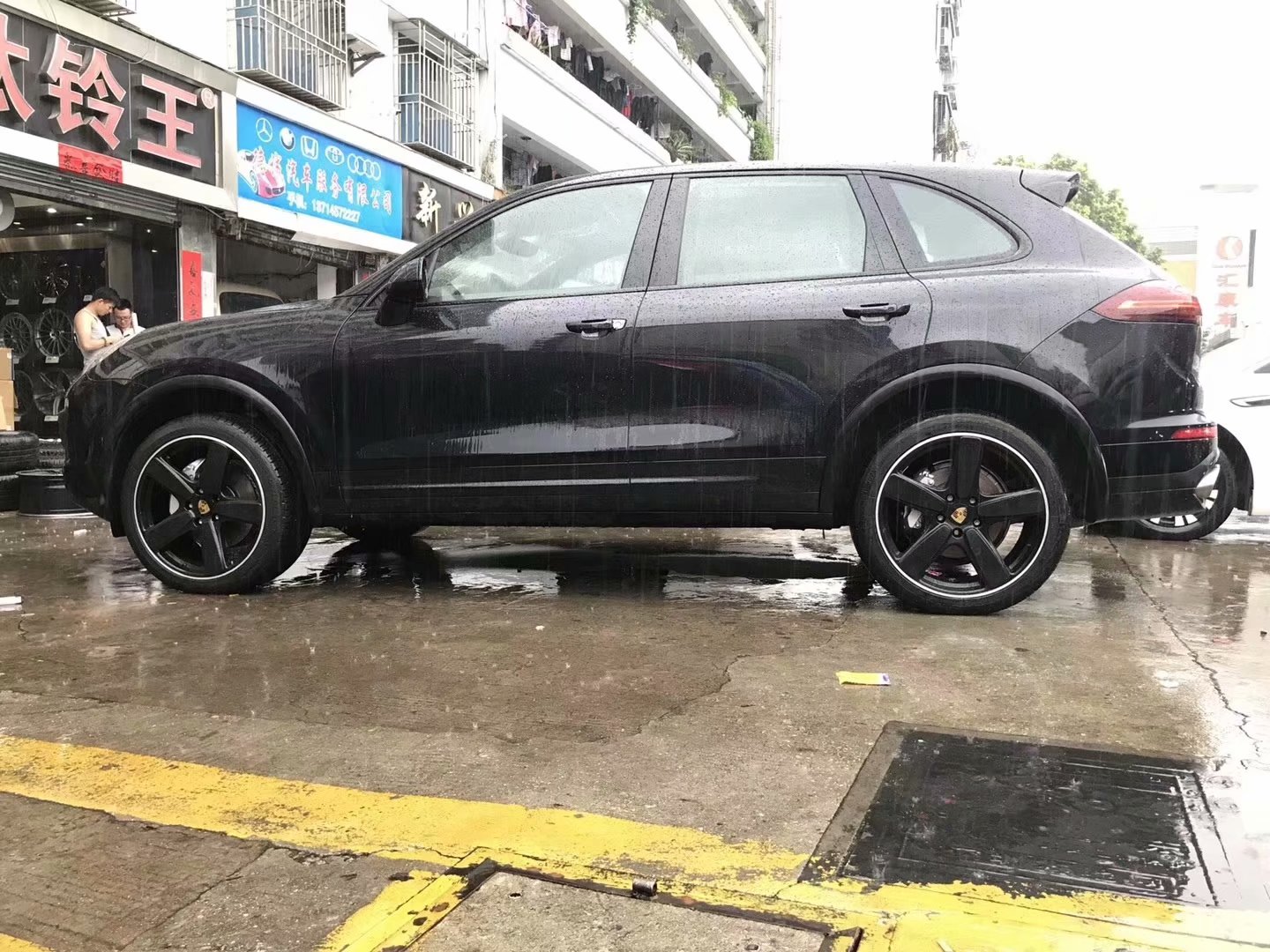 卡宴，換 原裝 正品 21寸 完工！