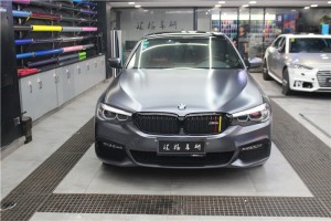 長沙汽車貼膜店 寶馬五系全車改色 美國Teckwrap電光深灰改色膜