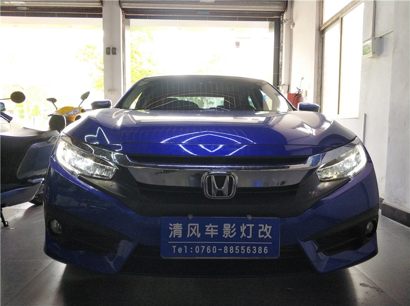 本田思域這輛車是不是很受廣大車友的喜愛呢？但是車燈蠟黃，讓人看到昏昏欲睡，難道不是嗎？