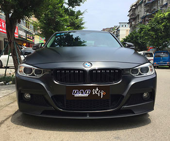 成都銳行寶馬320i改裝AN MP大包圍全車(chē)電光黑改色膜