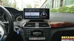 奔馳c級(jí)經(jīng)典型中控改裝10.25安卓大屏——郴州市皇家音響